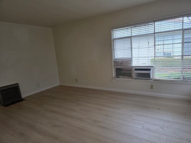 Building Photo - 2908 Sunset Ave