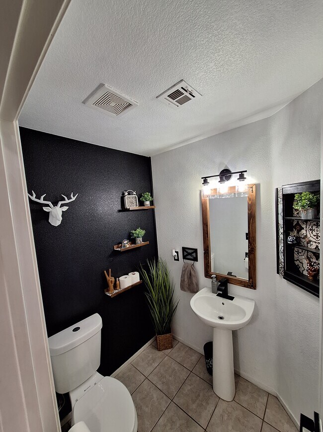 Building Photo - 7701 Donald Nelson Ave