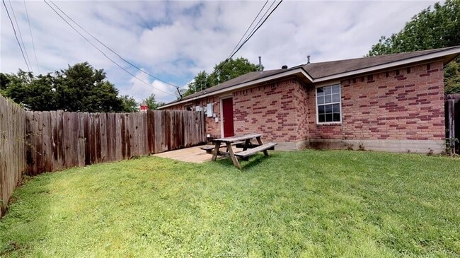 Building Photo - 3623 Elaine Dr