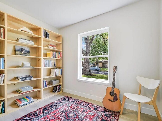 Building Photo - 1808 Forest Hill Dr