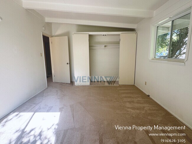 Building Photo - 120 Cul De Sac