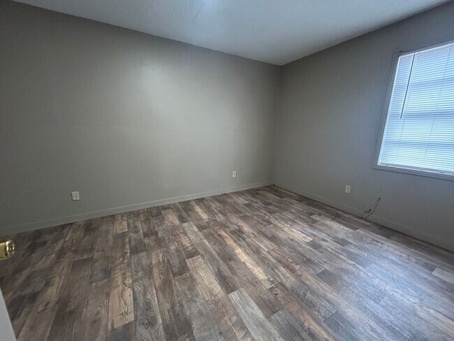 Building Photo - 430 S Washington Ave