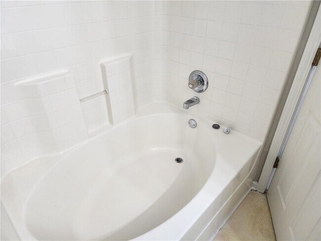Building Photo - 6129 Brookechase Ln