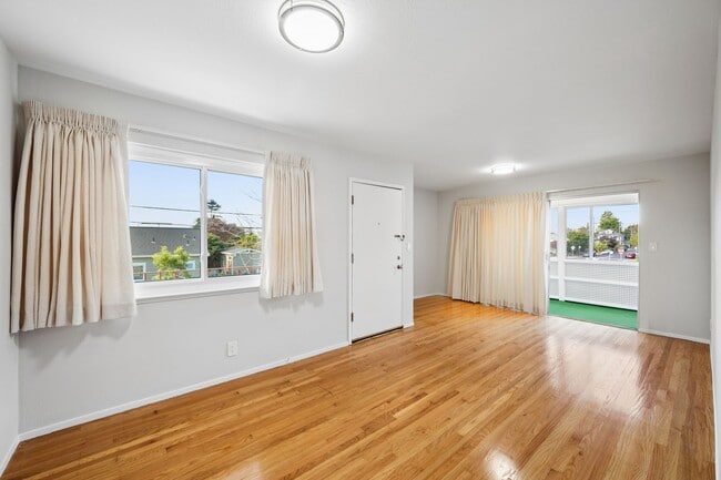 Building Photo - 2727 McGee Ave
