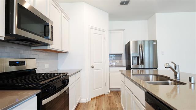 Building Photo - 3805 Thomas Plns Dr