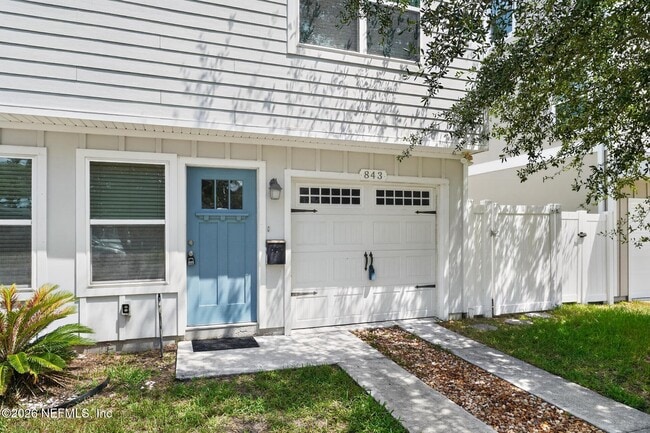 Building Photo - 843 3rd Ave S