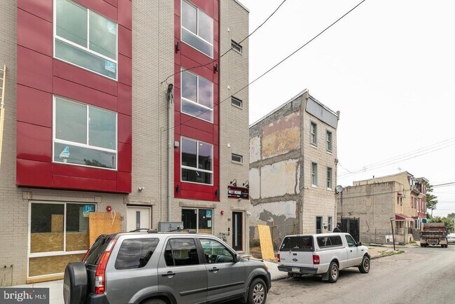 Building Photo - 419 W Cumberland St