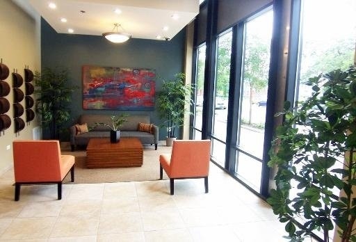 Building Photo - 511 W Division St