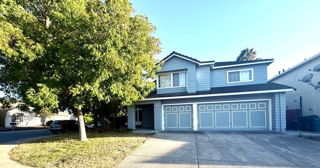 Primary Photo - Beautiful 2 Story 4 Bedroom 2.5 Bath Home ...