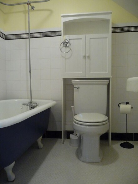 Building Photo - 1311 Sunken Rd