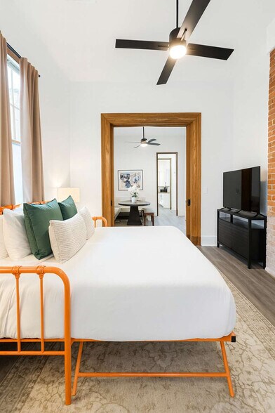 Building Photo - 4317 Canal St