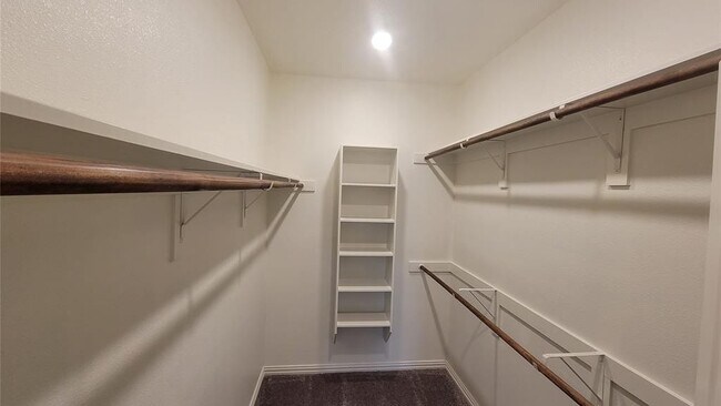 Building Photo - 3333 Solana Cir