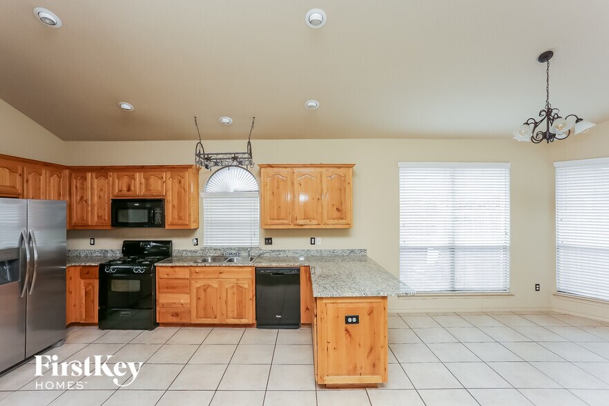 Building Photo - 14413 Artesia Ct