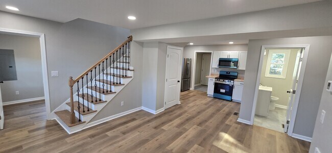 Building Photo - 2503 Cornell Dr NW