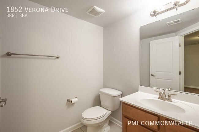 Building Photo - 1852 Verona Dr