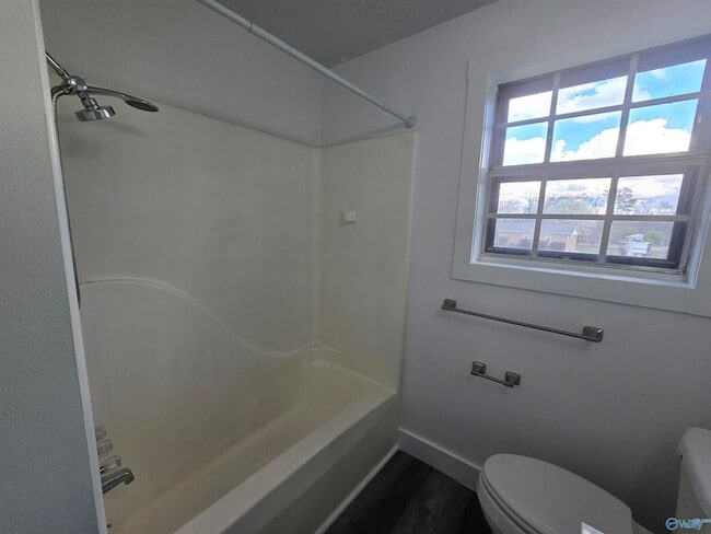 Building Photo - 247 Snow Dr