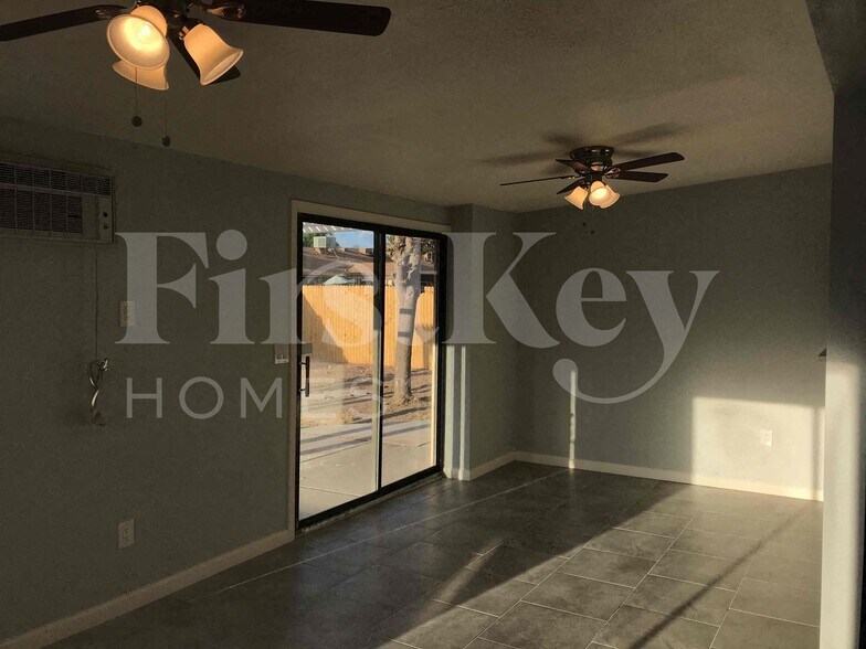 Building Photo - 8923 W Harmont Dr