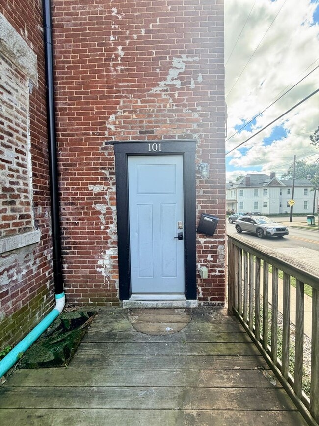 Building Photo - 201 E Fifth St