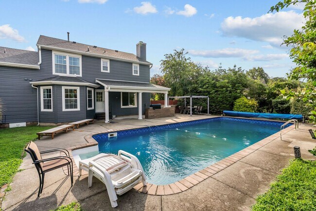 Building Photo - Luxury Family Living with a Resort-Style Backyard in Virginia Beach