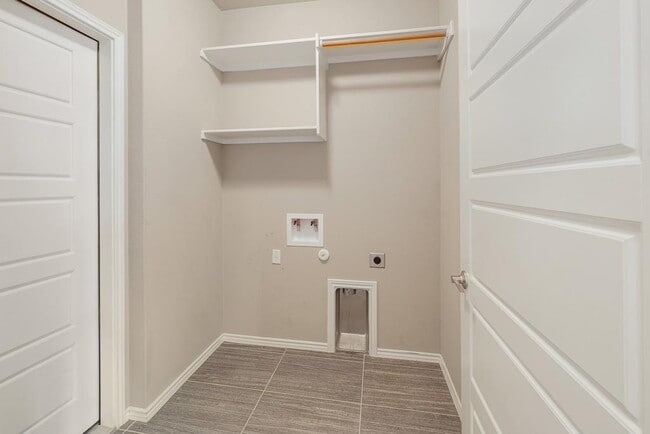 Building Photo - 3651 Sandy Brook Dr