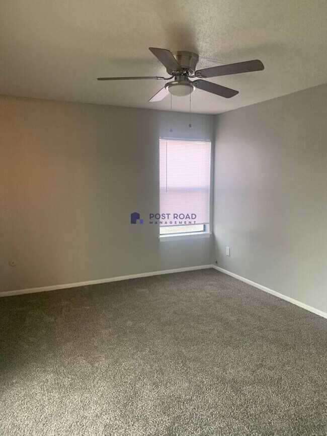 Building Photo - 2800 S Osage Ave