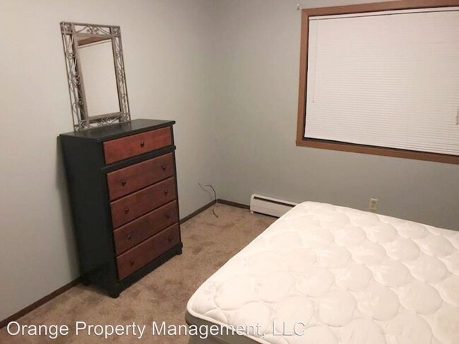 Building Photo - 1236 Edgewood Dr