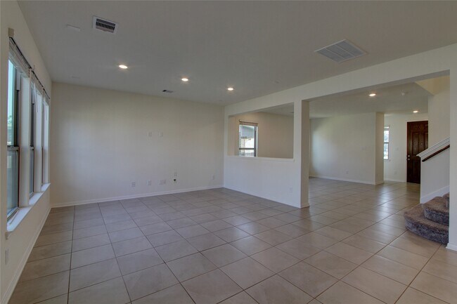 Building Photo - 4006 Shady Palmetto Dr