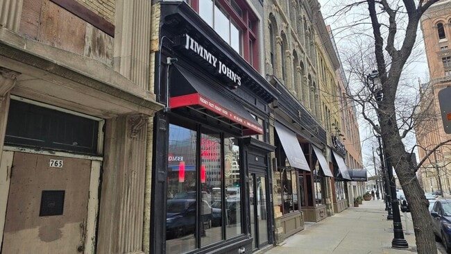 Building Photo - 767 N Water St