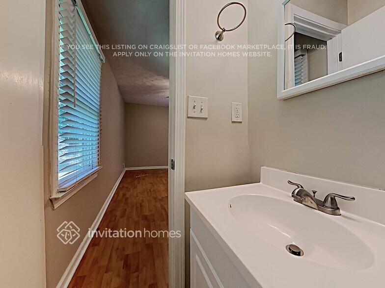 Building Photo - 3952 Butterfield Dr NW