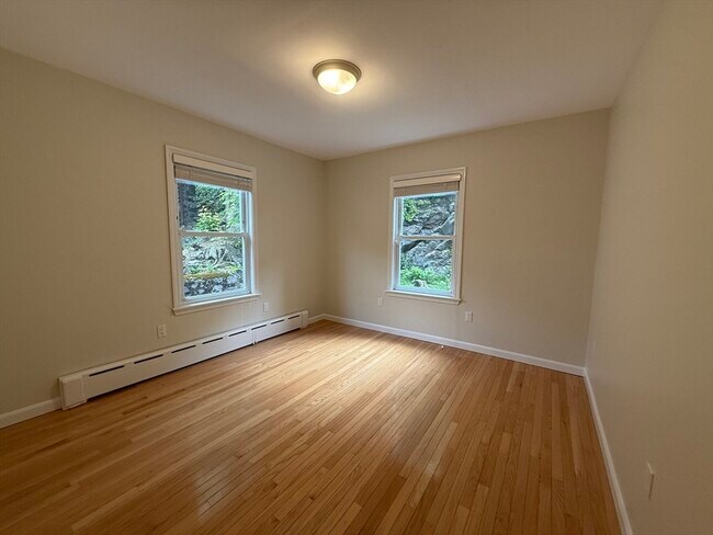 Building Photo - 3 Cedar Hill Terrace