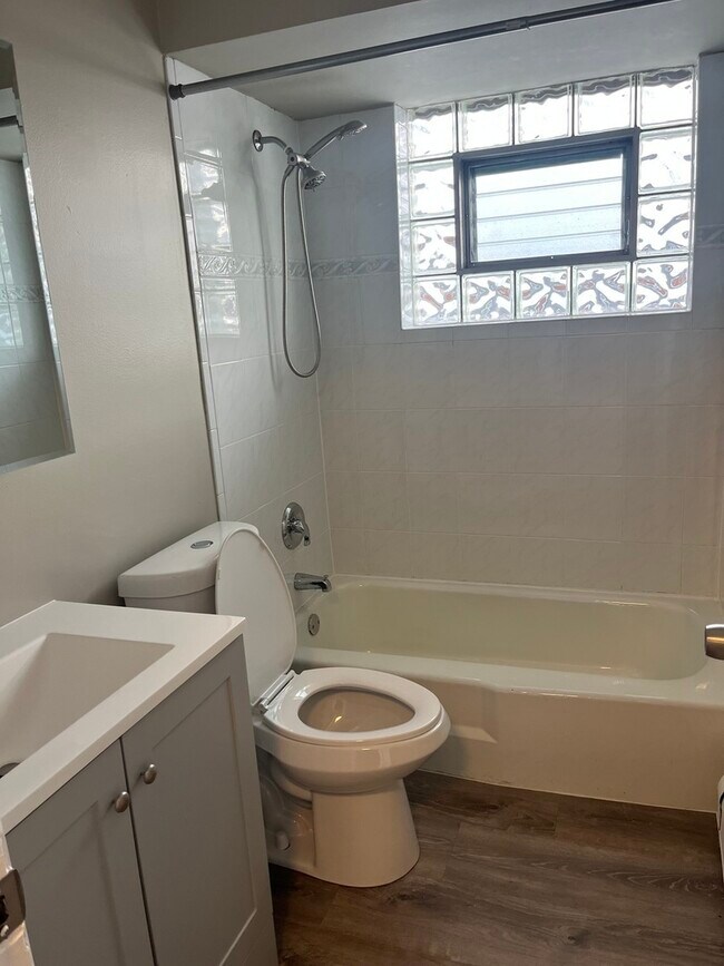 Building Photo - 7652 S Harlem Ave