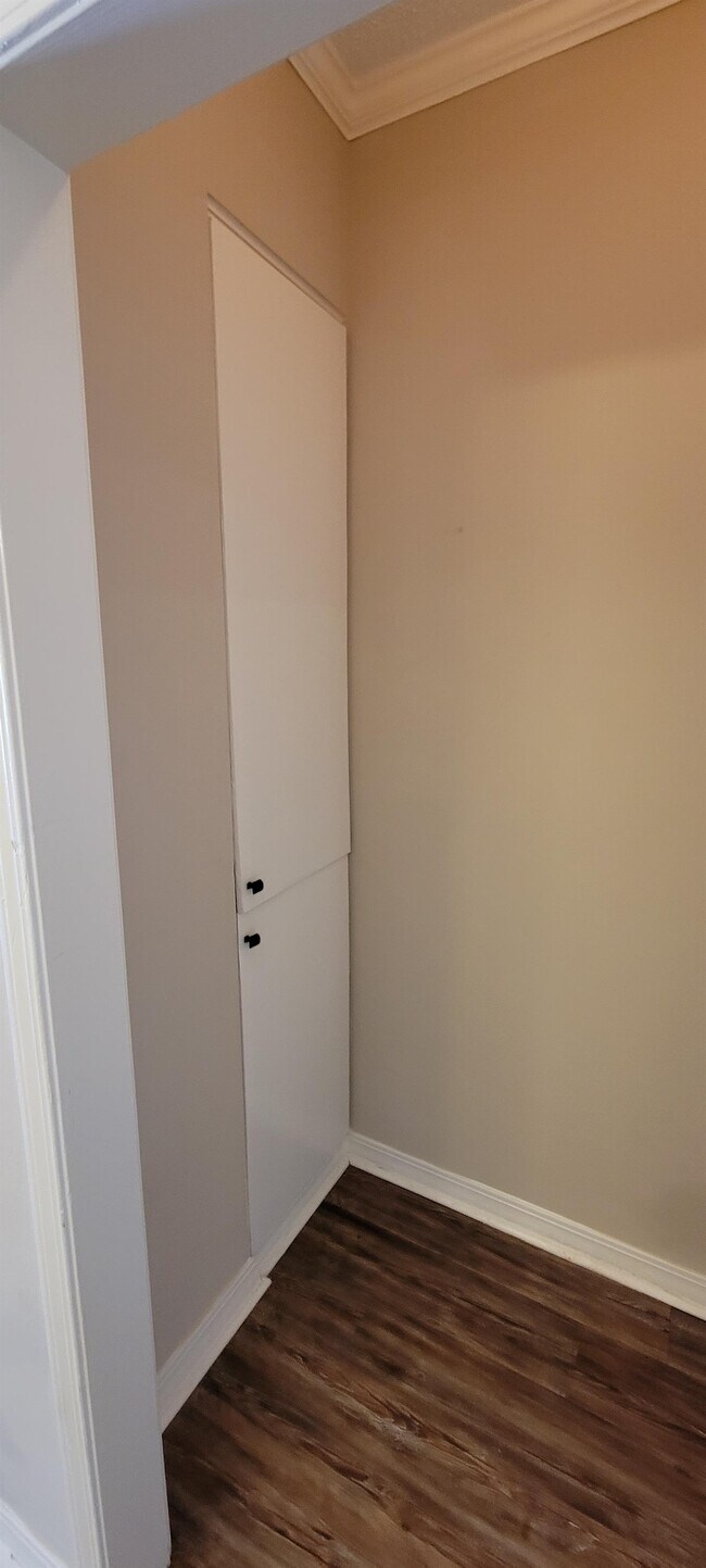 Building Photo - 22 River Run Dr