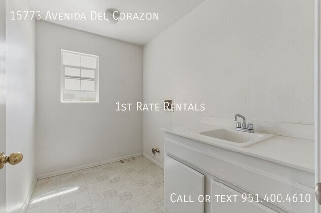 Building Photo - 15773 Avenida Del Corazon