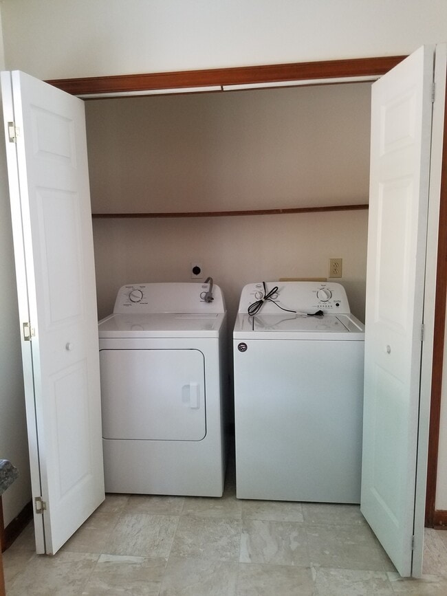 Building Photo - Right in the middle of the city!!!