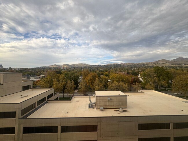 Building Photo - Beautiful Condo in Prime SLC location!