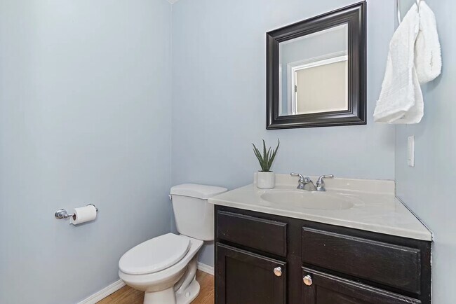 Building Photo - 244 Parktrail Rd