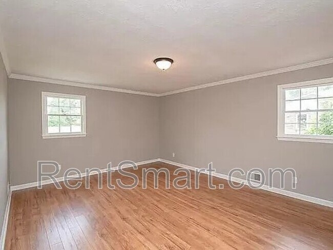 Building Photo - 1454 Southwood Rd