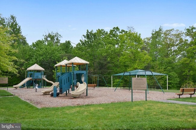 Building Photo - 705 Pine Drift Dr