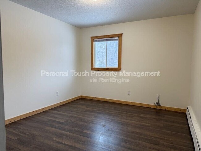 Building Photo - 611 2nd Ave W