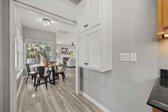 Building Photo - 748 Altaloma Ave