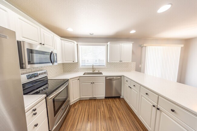 Building Photo - One Level Ranch Home - Three Bedrooms