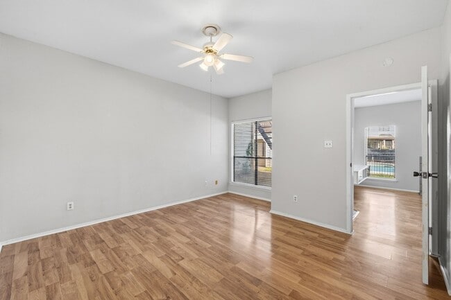 Building Photo - 6602 Harbor Town Dr