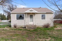 Building Photo - 6950 N Crestline St