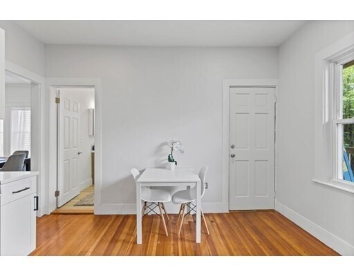 Building Photo - 50 Lithgow St