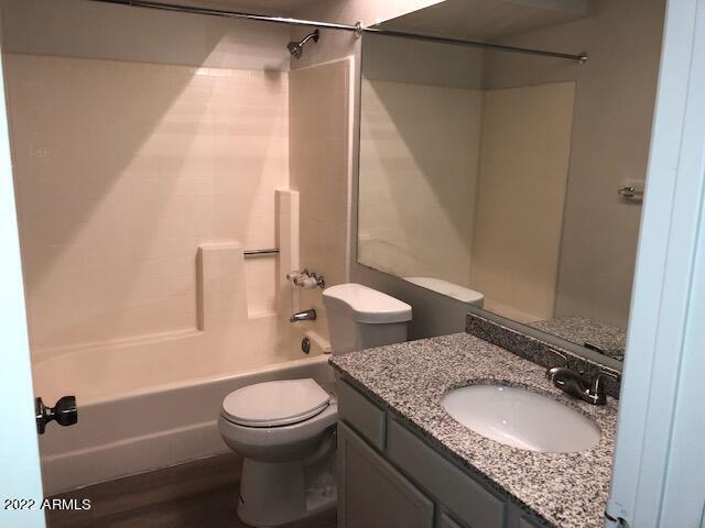 Building Photo - 818 S Westwood