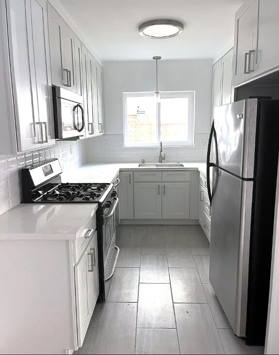 Building Photo - 1008 7th St