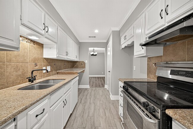 Building Photo - 14535 Misty Meadow Ln