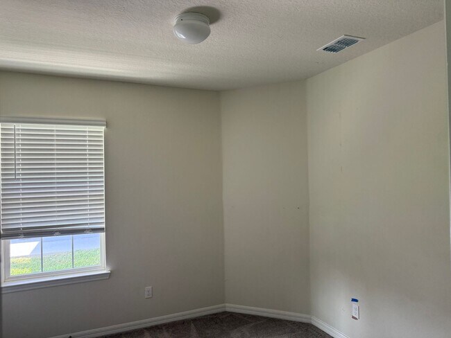 Building Photo - FOR RENT in Live Oak Lake – St. Cloud!