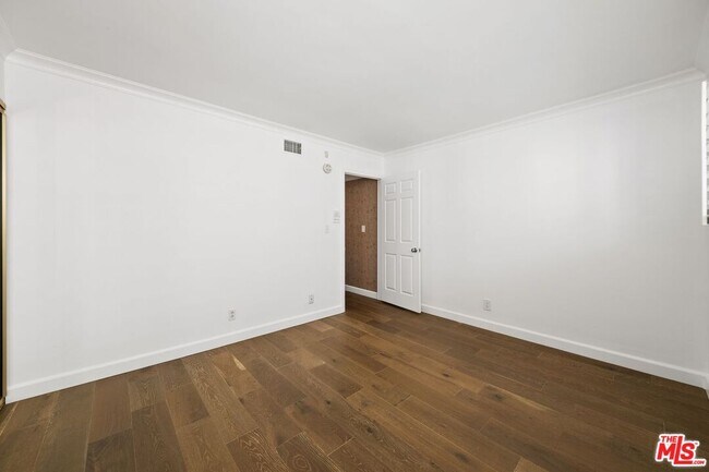 Building Photo - 812 16th St