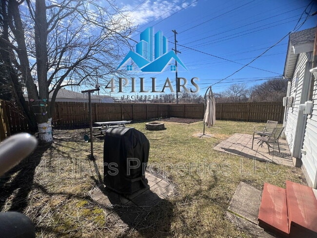 Building Photo - 2612 Vine Ct